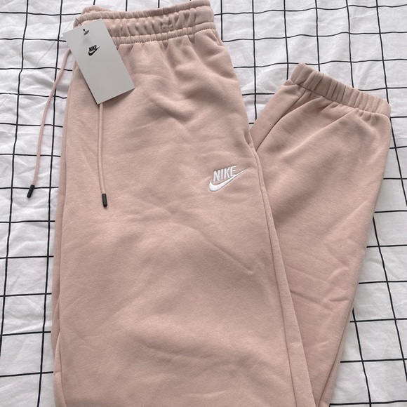 Nike Pants - NWT Nike blush pink joggers
